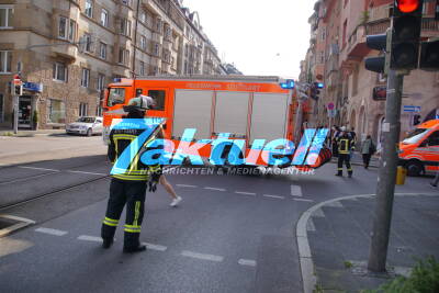 PKW mit Stadtbahn kollidiert