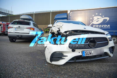 A8: Massenkarambolage mit mehreren Verletzten - Vollsperrung BAB am 1. Pfingstwochenende - Stauchaos