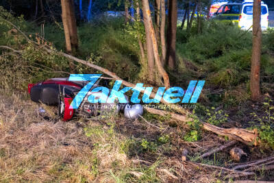 70-jähriger Motorroller-Fahrer bei Alleinunfall trotz Reanimation verstorben - Anschlussstelle Klettenberg BAB 4 
