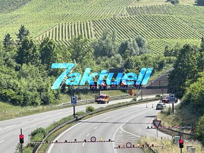 Kappelbergtunnel aufgrund PKW Brand in beide Richtungen gesperrt