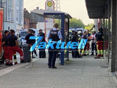 Massenschlägerei zwischen Großfamilien mit Waffen - Lebensgefahr - Spurensicherung vor Ort