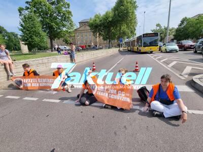 Kessel-Blockade am Samstag: Letzte Generation blockiert Stuttgarter Innenstadt - 3 O Töne - RTW behindert