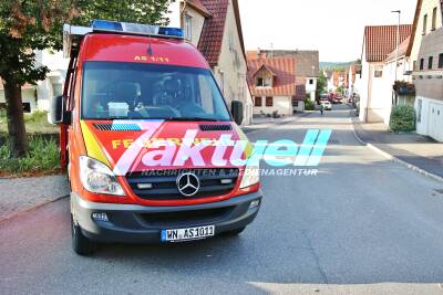 Gasleck beim Ausbau von Glasfasernetz? - Feuerwehr evakuiert ganze Wohnstraße - Stadtwerke suchen Leck