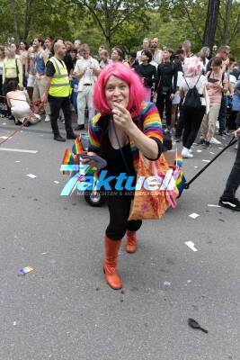 Stuttgart erlebt größte CSD Parade seiner Geschichte - 400.000 Besucher - 35.000 Teilnehmer