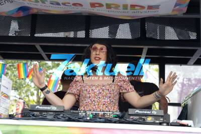 Stuttgart erlebt größte CSD Parade seiner Geschichte - 400.000 Besucher - 35.000 Teilnehmer