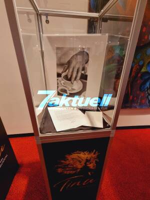 Tina Turner Ausstellung im Stage Apollo Theater eröffnet!