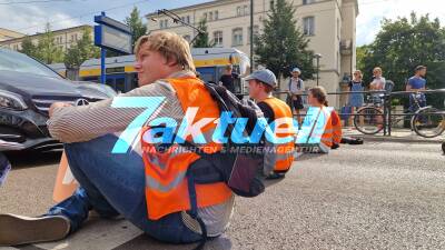 Klimaaktivisten blockieren in Leipzig - Dritte Blockade innerhalb von 24 Stunden