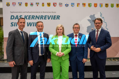 Bundeskanzler Scholz im Gespräch mit den Bürgermeisterinnen und Bürgermeistern der Anrainerkommunen im Rheinischen Revier am 22. August 2023 in Düren