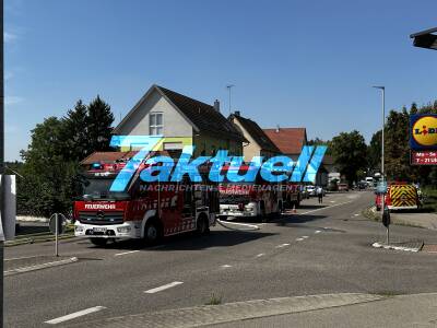 Elektromarkt steht lichterloh in Flammen - Starke Rauchentwicklung bei Feuer in Elektromarkt - Wohnungen evakuiert, Straßen voll gesperrt