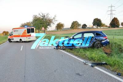 Frontalcrash nach Überholmanöver - 4 Verletzte, davon mindestens 1 Person schwer - Landstraße gesperrt