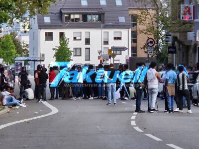 Massive Ausschreitung bei Eritrea-Demo - 26 Polizisten verletzt, 4 davon dienstunfähig - Gewalt bei Eritrea-Treffen in Stuttgart: Polizei mit Steinen und Holzlatten angegriffen