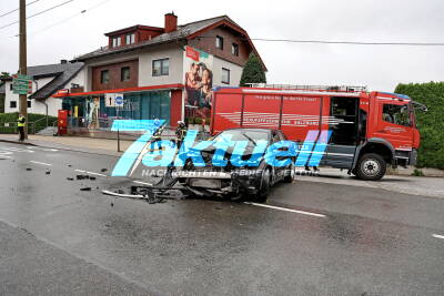 Drei Autos kollidieren auf Münchner Bundesstraße - 3 Verletzte und großes Verkehrschaos im Berufsverkehr