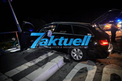 Crash zwischen zwei PKW innerorts - 5 Verletzte darunter zwei Kinder