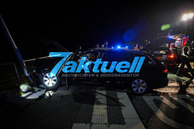 Crash zwischen zwei PKW innerorts - 5 Verletzte darunter zwei Kinder