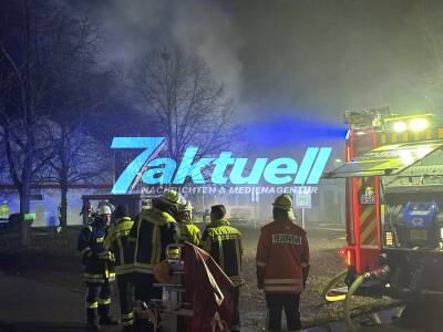 Brand in Flüchtlingsunterkunft - Flammen schlagen 3 Meter aus den Fenstern - Wohnungen derzeit unbewohnbar