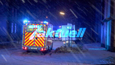 Wohnungsbrand während Schneesturm und Glatteis in Recklinghausen  - Anfahrt der Einsatzkräfte gestaltet sich schwierig