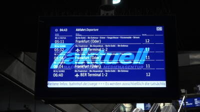 Bahn-Streik am Hauptbahnhof Berlin - Fahrgäste erzählen, was sie davon halten - Fahrplan bis Freitag Abend massiv eingeschränkt