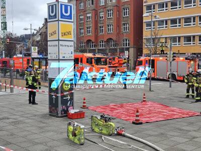 Unbekannte Substanz auf Treppenabgang - Feuerwehreinsatz am Marienplatz - Bahnverkehr an der Haltestelle eingestellt