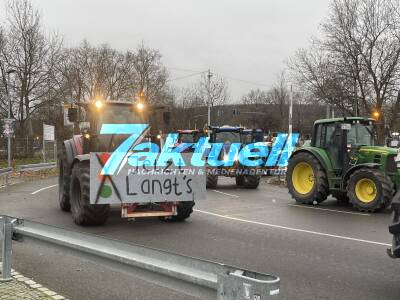 Bauerndemo legt Stuttgart lahm - Misthaufen vor Hotel Le Méridien