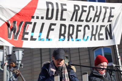 Zehntausende bei Demo gegen Rechts in Stuttgart
