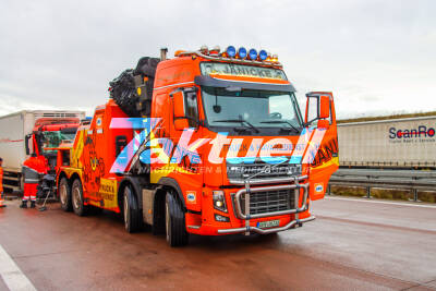 Schwerer LKW-Unfall legt A10 zwischen Dreieck Havelland und Anschlussstelle Oberkrämer lahm