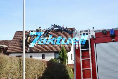 Kamin setzt Dachstuhl in Brand - 130000 Euro Schaden