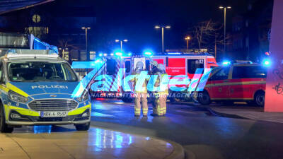 Schlechter Scherz: Jugendliche versprühen Reizgas in Linienbus - Passagiere erleiden Atemwegsreizungen - Busverkehr am Herner Bahnhof vorübergehend gestoppt