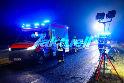 Schwerer Verkehrsunfall PKW überschlägt sich und landet im Wassergraben L191 Hohenbruch – Sommerfeld