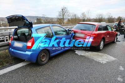 Crash mit 4 Fahrzeugen im Berufsverkehr: Zwischenzeitlich 17 Kilometer Stau auf der B29 Richtung Stuttgart
