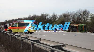 Mehrere Tote und Verletzte bei Flixbus-Unfall - Reisebus kippt auf A9 bei Wiedemar um 