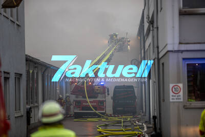 Rauchsäule über Filderstadt: Brand auf Industriegelände fordert Großeinsatz der Feuerwehr