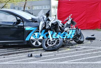 Tödlicher Motorradunfall: Zweiradfahrer beim Abbiegen übersehen - Reanimation durch Rettungsdienst und Hubschraubereinsatz ohne Erfolgt - Motorradfahrer stirbt an der Unfallstelle