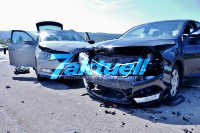 Frontalcrash: Skoda kracht in Skoda - Landstraße bei Rohrbronn teilweise gesperrt - 25000€ Schaden bei Verkehrsunfall am Mittag