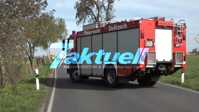 Mopedfahrer verunfallt - Schwerverletzt nach Crash mit Auto auf Bundesstraße bei Delitzsch