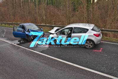 B35 Philippsburg - schwerer Frontalcrash mit 2 Schwerverletzten
