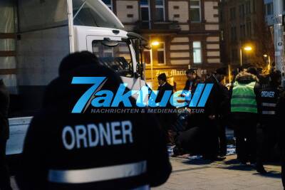Weltweite Kundgebung für die aktuelle Lage in Aleppo, Syrien auf dem Marienplatz in Stuttgart