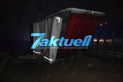 BAB8 / Niefern-Öschelbronn -  Lastwagen in Mittelleitplanke gelandet, aufwändige Bergungsarbeiten