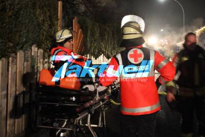 Gebäudevollbrand in Althütte - Brand von Carport, Pkws und Hauswand