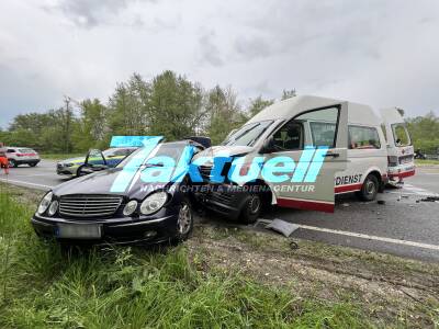 Fahranfängerin missachtet Vorfahrt und kracht in DRK-Fahrzeug - 74-jährige Patientin im Krankentransportwagen verstorben