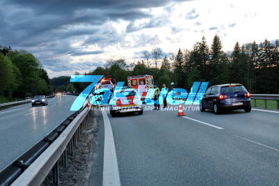 Haltesignale am Grenzübergang ignoriert: Österreicher flüchtet mit bis zu 200 km/h vor Polizei und crasht in Kofferraum eines 84-Jährigen 