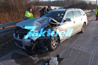 A5 bei Karlsruhe: Pannen-Pkw auf Fahrbahn verursacht Unfall mit 4 beteiligten Pkw und mindestens 6 Verletzten