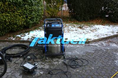 Wasserrohrbruch flutet dutzende Keller und Garage teils meterhoch - Feuerwehr pumpt stundenlang Wasser ab