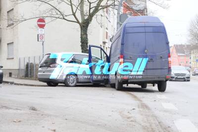 Verkehrsunfall in Bad Cannstatt - Sprinter kracht in PKW