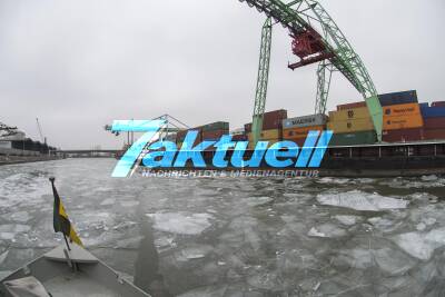 Fahrt mit dem Eisbrecher durch den Stuttgarter Hafen
