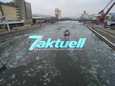 Luftbilder bei der Fahrt mit dem Eisbrecher durch den Stuttgarter Hafen