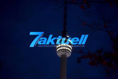 Fotoupdate: Sonnenaufgang auf dem Fernsehturm, der am WE 24h geöffnet hat