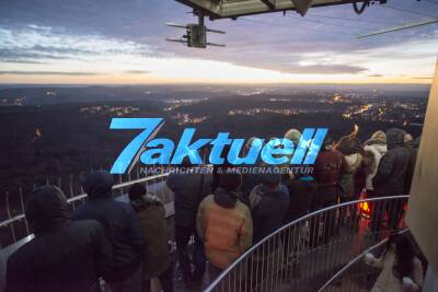 Fotoupdate: Sonnenaufgang auf dem Fernsehturm, der am WE 24h geöffnet hat