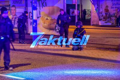Messerstecherei bei Kurdenmarsch in Bruchsal: Schwere Ausschreitungen zwischen Kurden und Türken - Schwerverletzter, Zahlreiche Festnahmen und Großeinsatz der Polizei