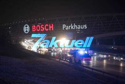 Drei Verletzte nach Unfall beim Überholen auf der A8 beim Flughafen