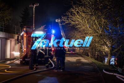Großaufgebot bei einem Scheunenbrand an der evangelischen Stiftung Lichtenstern bei Löwenstein - Brandermittlungen zur Brandursache laufen